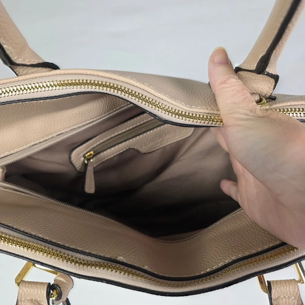 London Fog Beige‎ Pebbled Faux Leather Satchel Handbag Gold Hardware Nude Tote